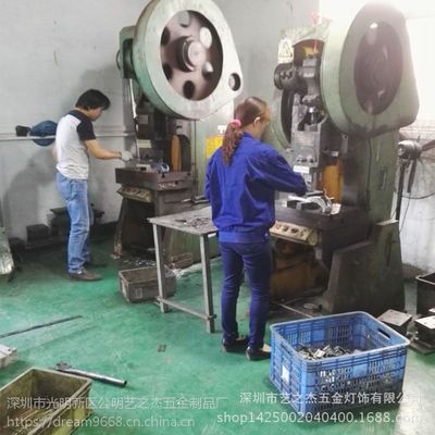 深圳公明焊接加工廠 專業(yè)承接中方通、不銹鋼管件焊接折彎加工